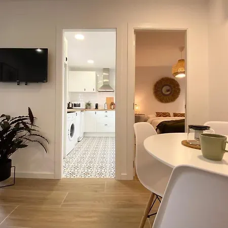 'walk To Camp Nou' Stylish 3bd Smart Tv Wifi Apartment *