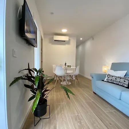 'walk To Camp Nou' Stylish 3bd Smart Tv Wifi Apartment L'Hospitalet de Llobregat